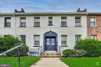 Building Photo - 3918 10th St NE