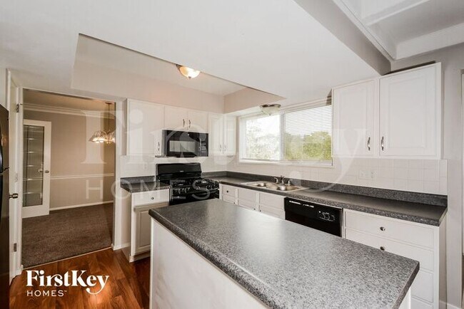 Foto del edificio - 920 Tree Trails Ln