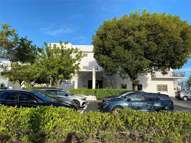 Foto del edificio - 1900 Diana Dr