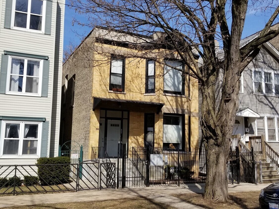 Foto principal - 2640 W Cortland St