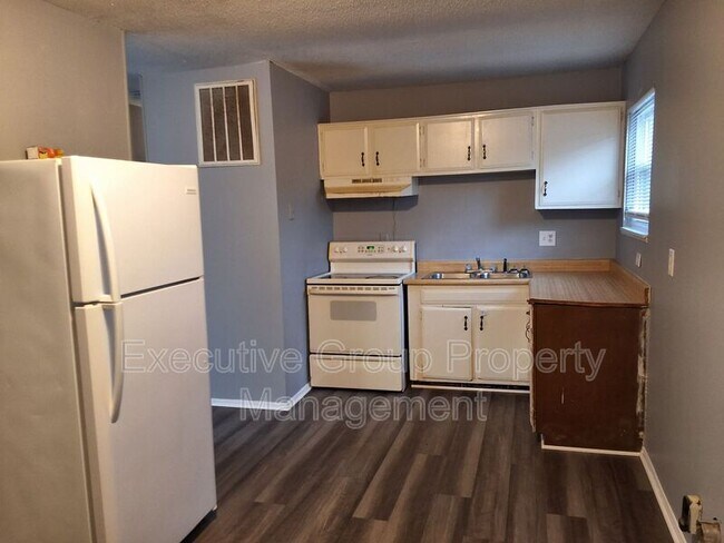 Foto del edificio - 801 Monin Rd