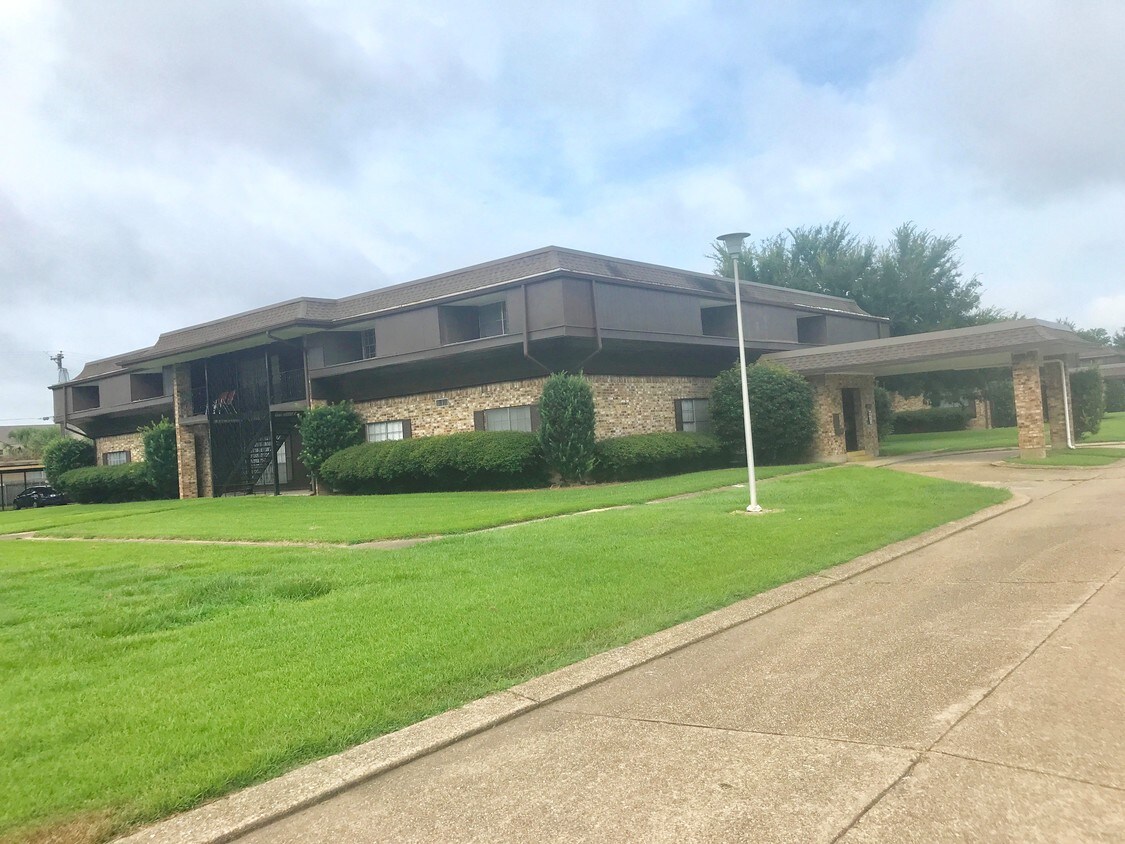 5000 Jackson St, Alexandria, LA 71303 Apartments in Alexandria, LA