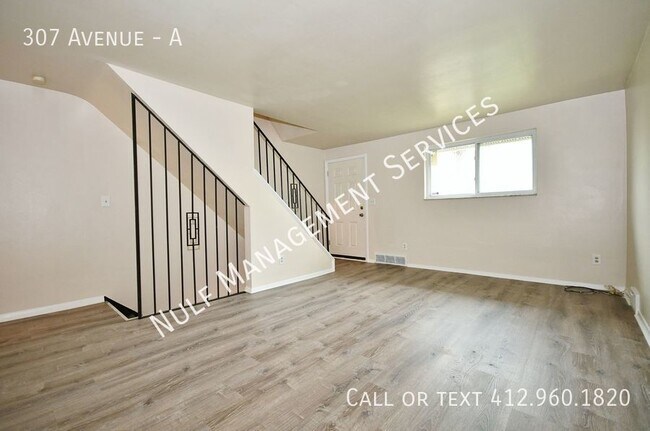 Building Photo - 2 Bed, 1 Bath unit in Forrest Hills
