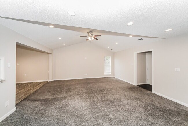 Foto del edificio - 6124 Kensington Cir