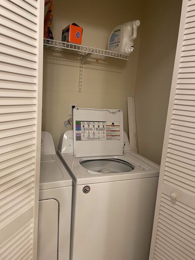 Foto del edificio - UT - 1210-A