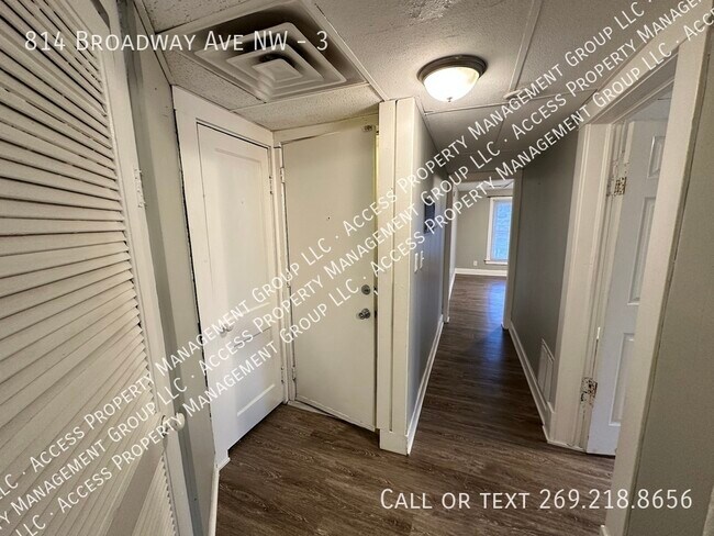 Foto del edificio - 814 Broadway Ave NW