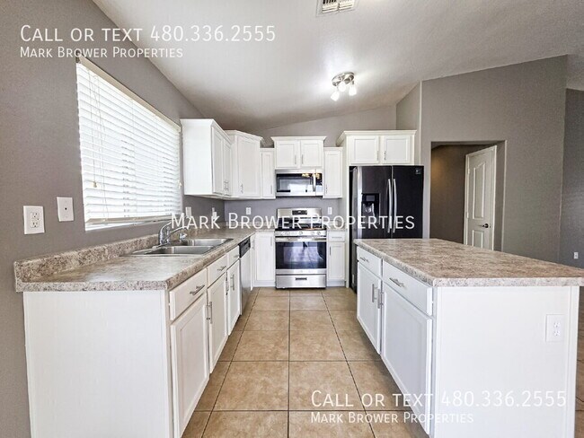Foto del edificio - 3344 S 186th Ln
