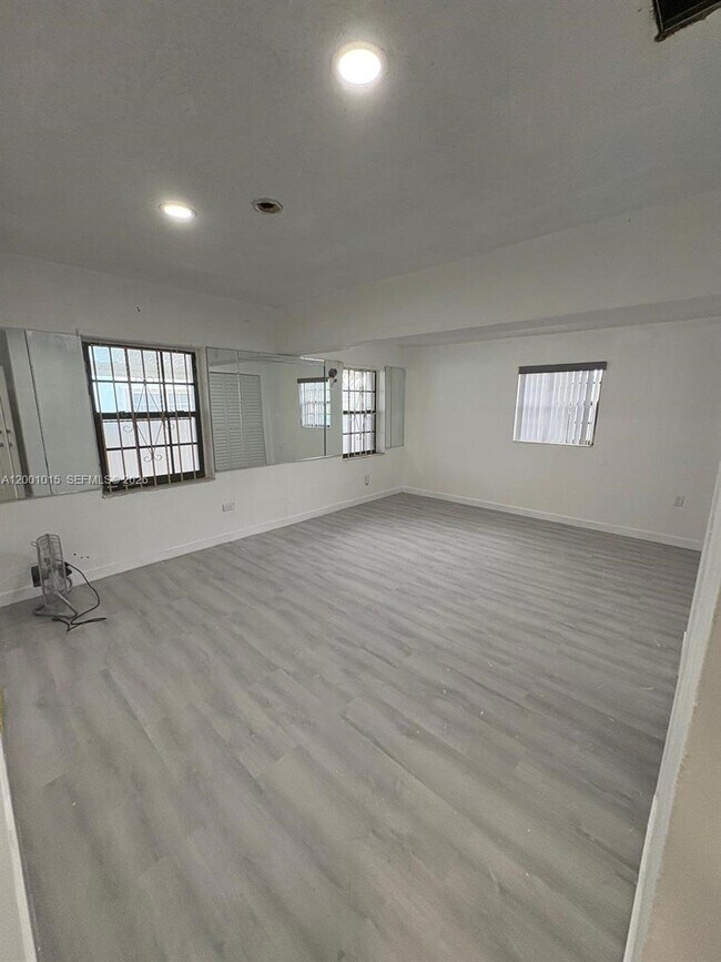 Foto del edificio - 2531 NW 88th St