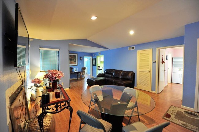 Building Photo - 6602 Harbor Town Dr