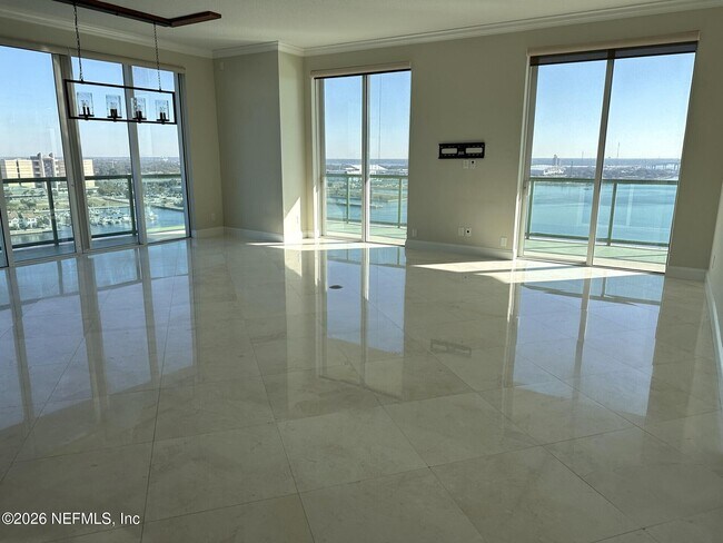 Building Photo - 1431 Riverplace Blvd
