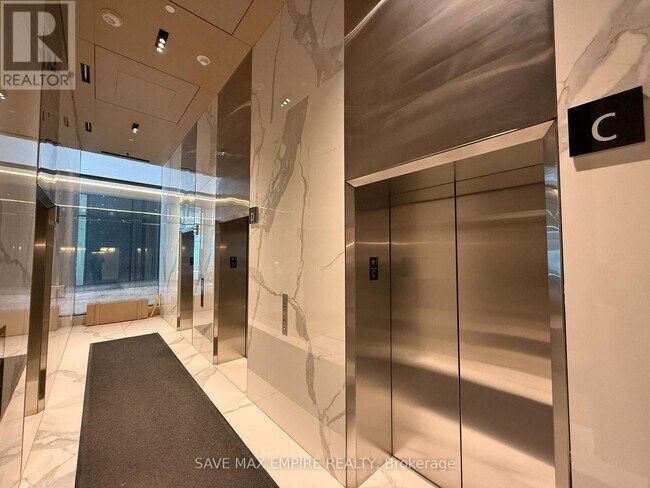 Photo du bâtiment - 88 Queen St E