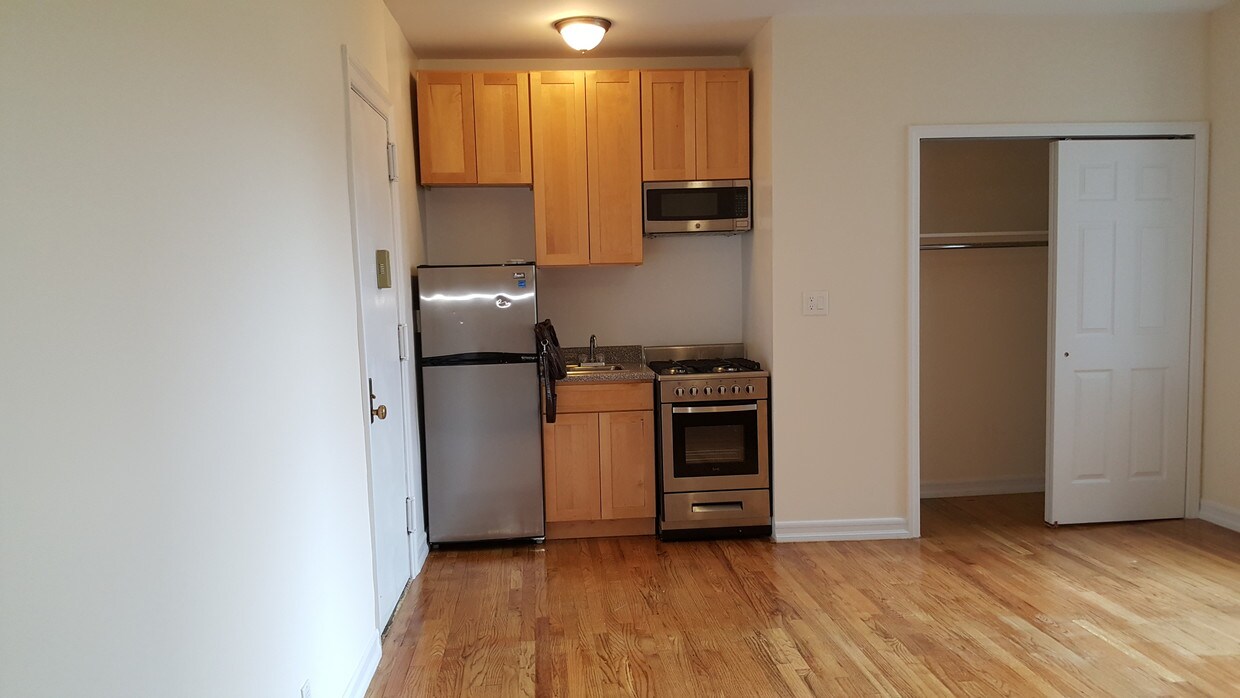 Primary Photo - 523 Ocean Ave