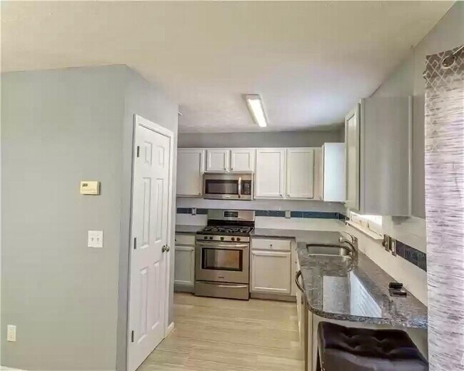 Building Photo - 170 Windcroft Ct NW