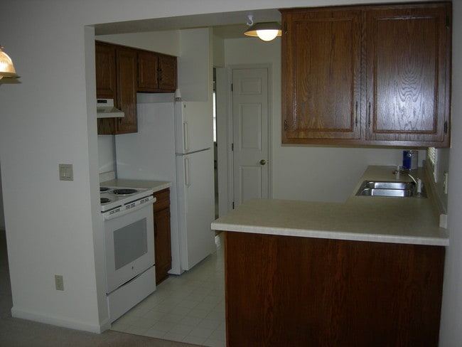 Building Photo - 725 Starboard Ct