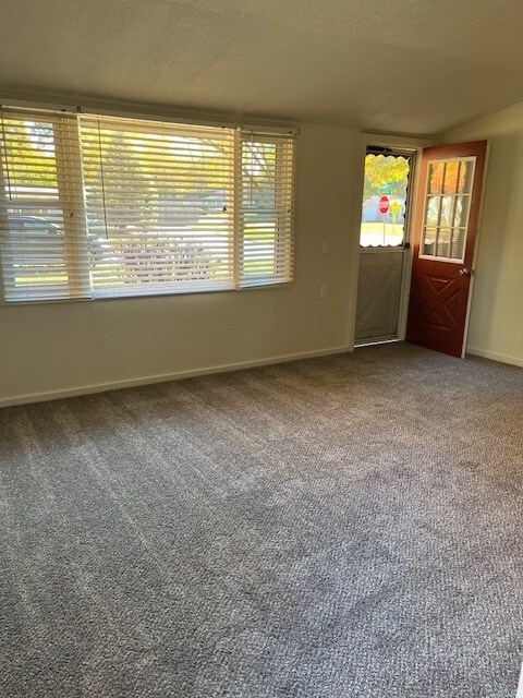 Foto del edificio - 8414 Bruning St