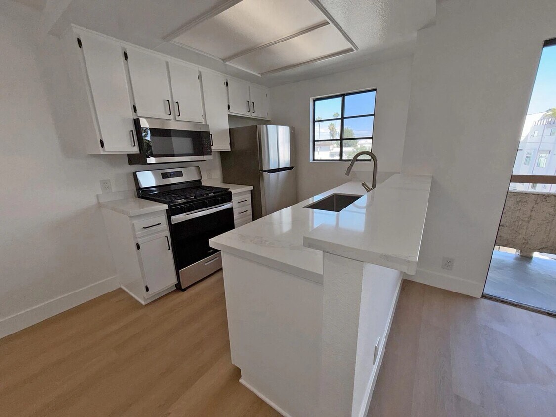 Foto principal - 1321 N Vista St