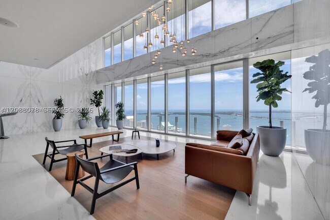 Foto del edificio - 300 Biscayne Blvd