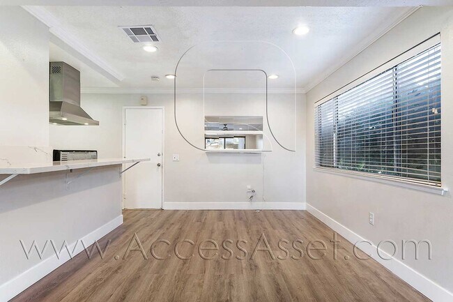 Foto del edificio - Stylish 2 Bed/1 Bath Condo with Private Co...
