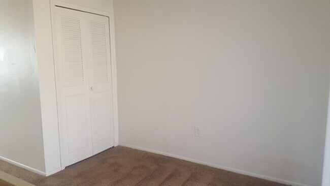 Foto del edificio - Grove Park One bedroom condo