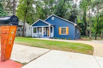 Building Photo - 2749 Memorial Dr SE