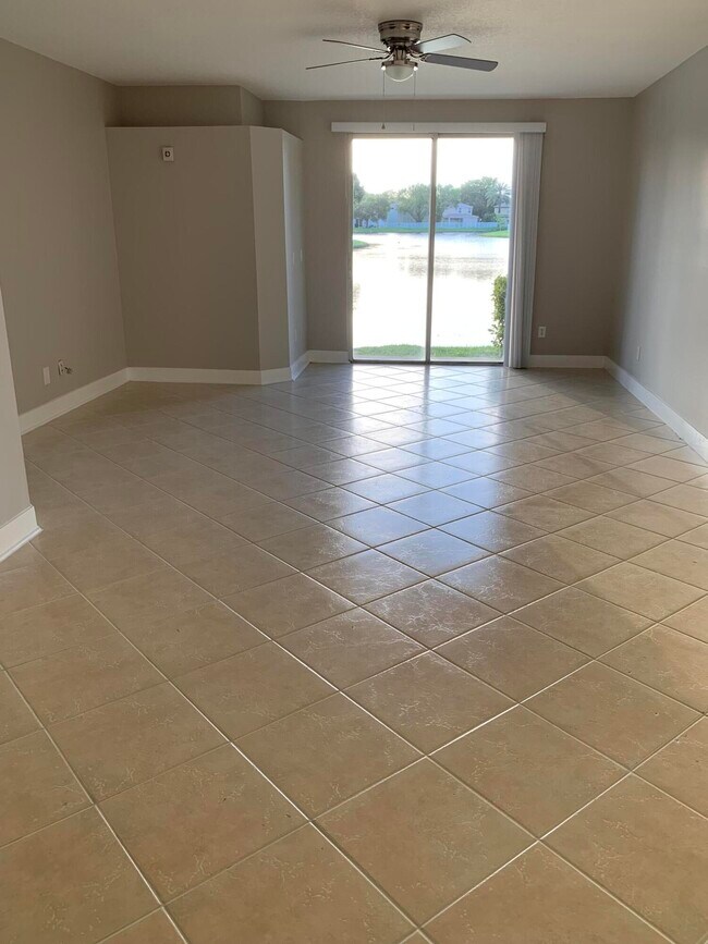 Foto del edificio - 4811 NW 58th Manor