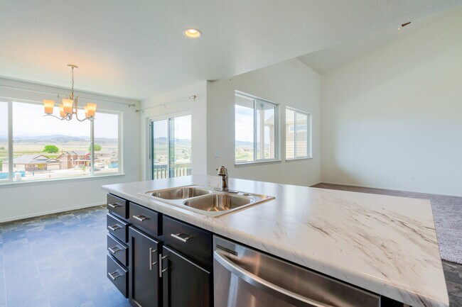 Foto del edificio - 6331 Black Hills Ave