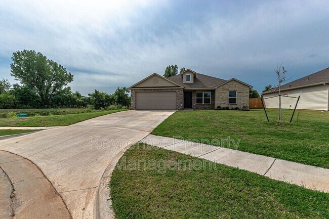 Building Photo - 508 W Ava Dr