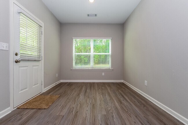 Building Photo - 145 Ashley Trace