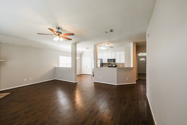 Foto del edificio - 5139 Chase Park Cir