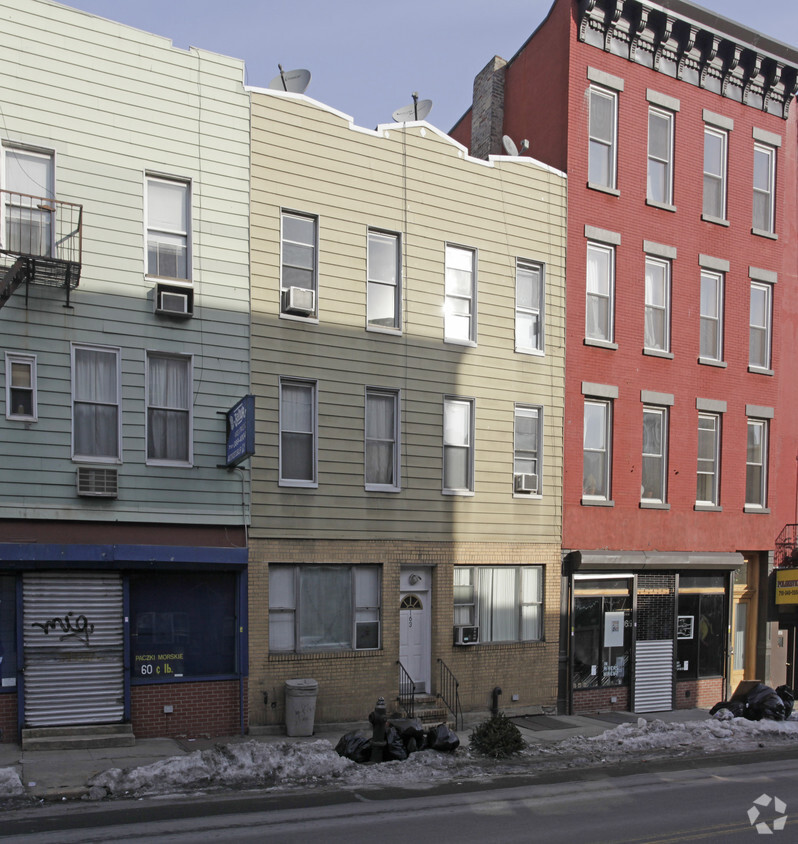 Primary Photo - 163 Greenpoint Ave