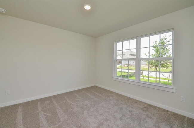 Building Photo - 4656 Peony Grn Dr