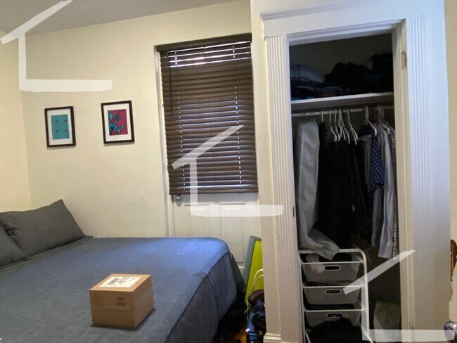 Building Photo - Beautiful Two Bed Right in Beacon Hill