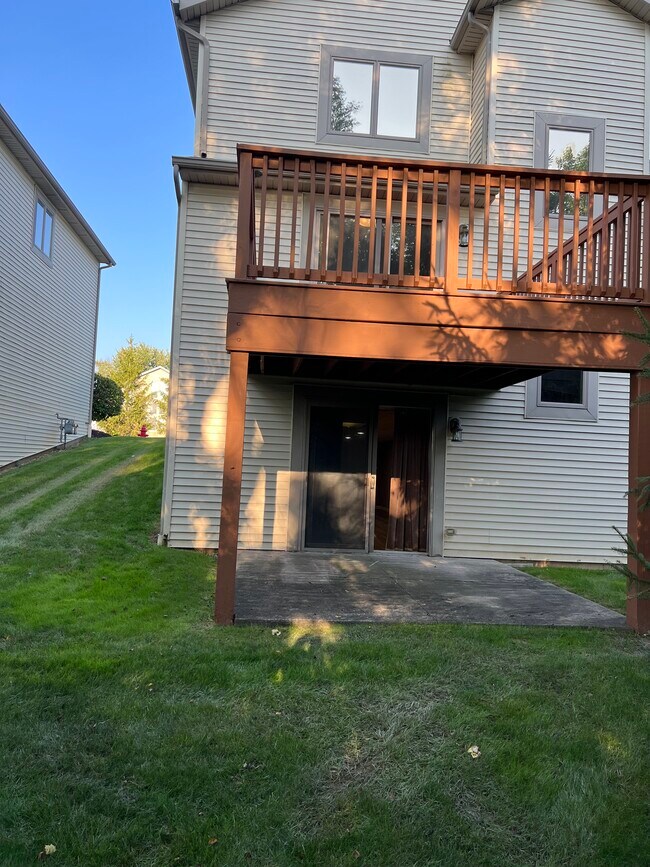 Foto del edificio - 1804 Stone Manor Cir