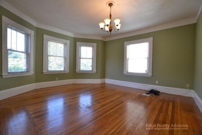 Foto del edificio - 23 Brooksdale Rd