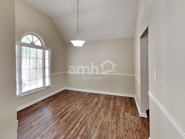 Building Photo - 3846 Deercreek Dr