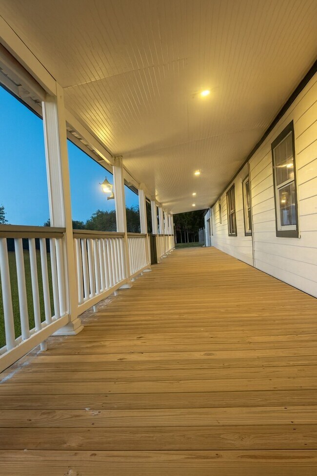 Foto del edificio - 17319 Wells Dr