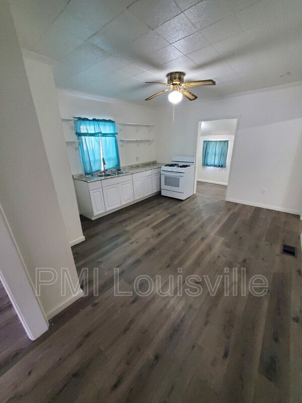 Building Photo - 3753 Powell Ave
