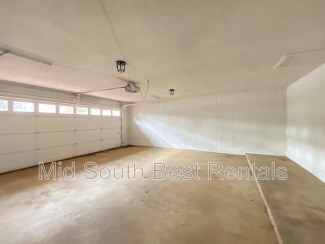 Building Photo - 9022 Reservoir Ct