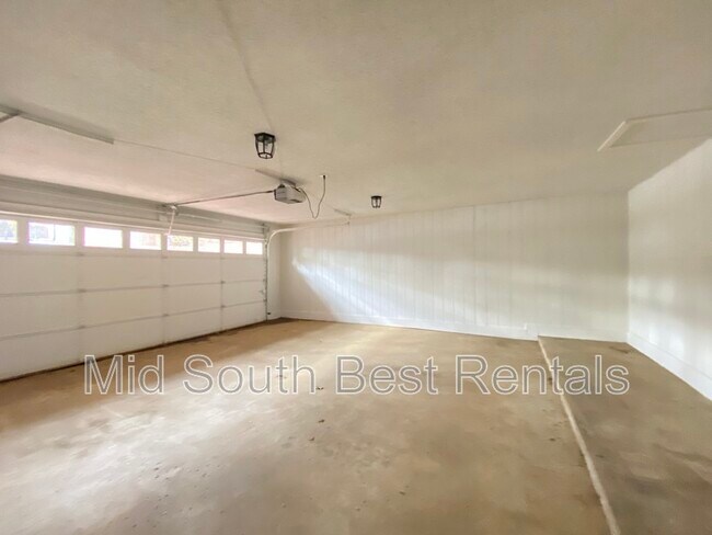 Foto del edificio - 9022 Reservoir Ct