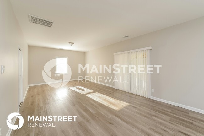 Foto del edificio - 320 W Steele St