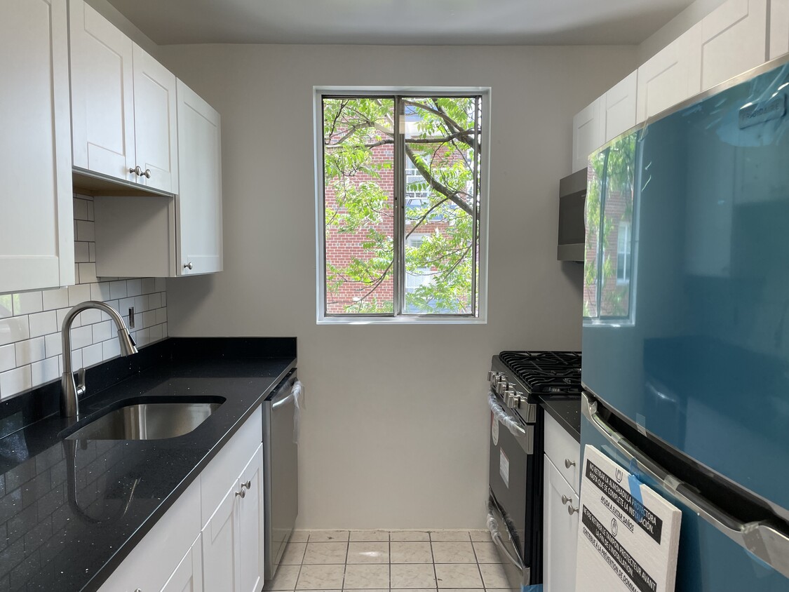 Primary Photo - 2744 Johnson Avenue