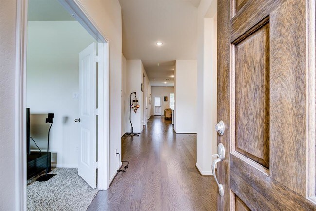 Building Photo - 1510 Holly Chase Ct