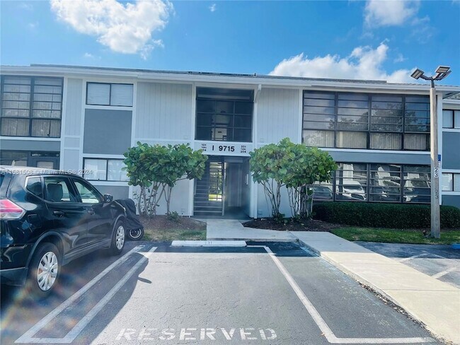Foto del edificio - 9715 Hammocks Blvd
