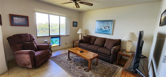 Building Photo - 1515 Pinellas Bayway S