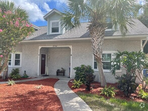 Building Photo - 2734 Ocean Dr
