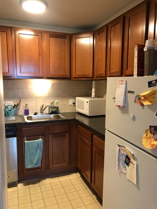 Kitchen - 820 Fuller St