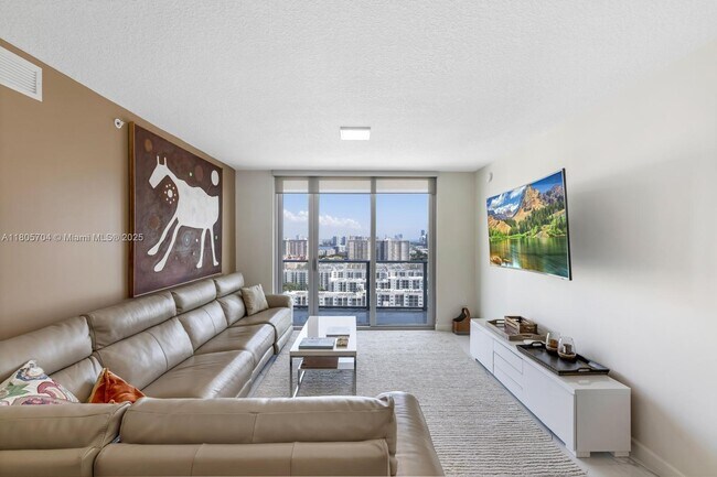 Foto del edificio - 300 Sunny Isles Blvd