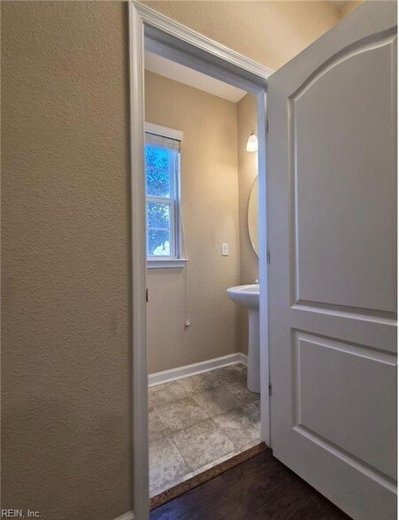 Building Photo - 279 Tigerlilly Dr