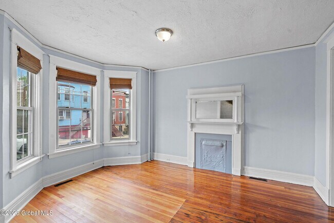 Building Photo - 238 Sheridan Ave