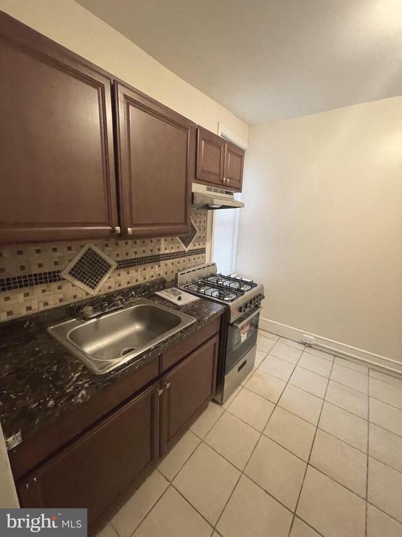 Building Photo - 226 S 56th St